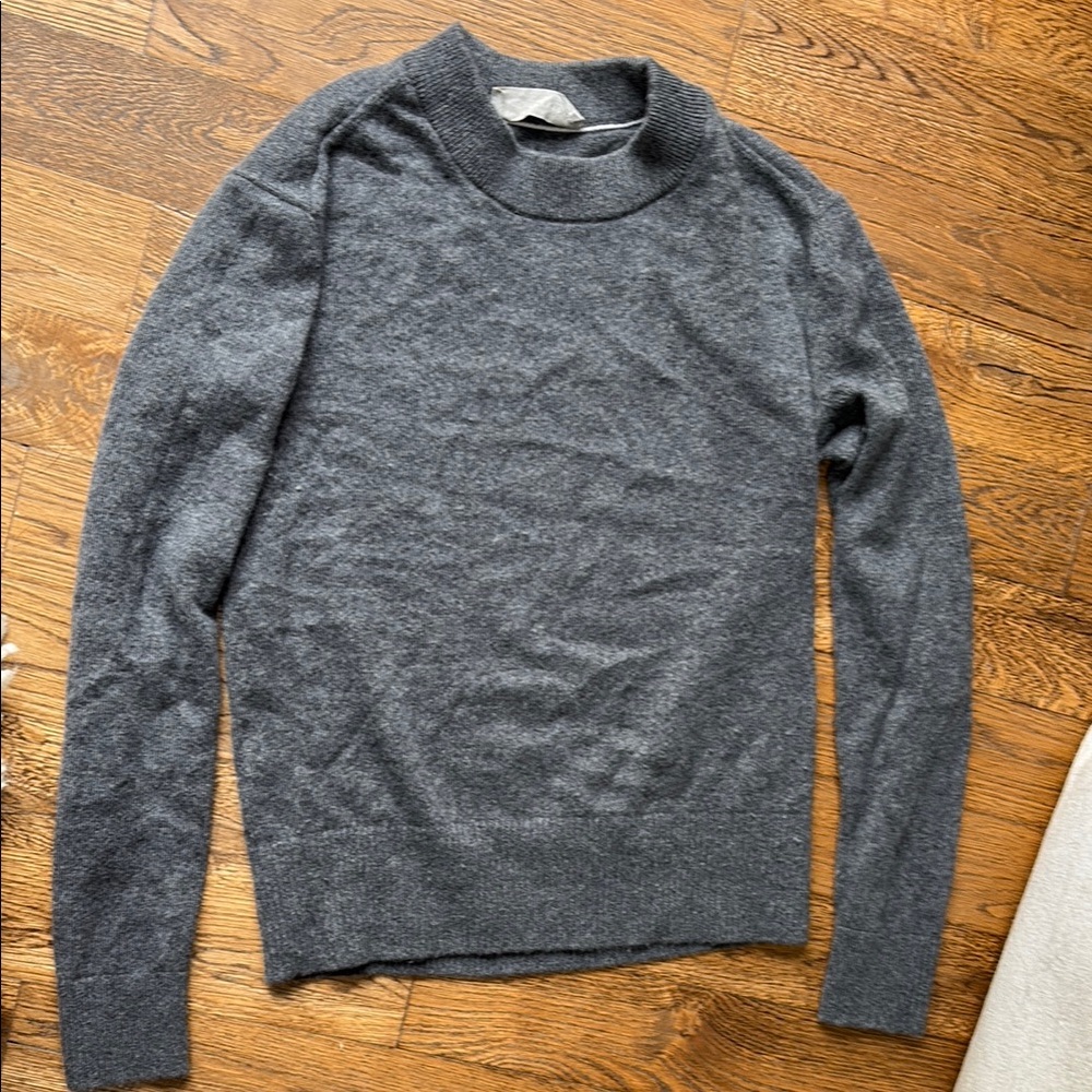 Everlane Gray Long Sleeve Cashmere Sweater